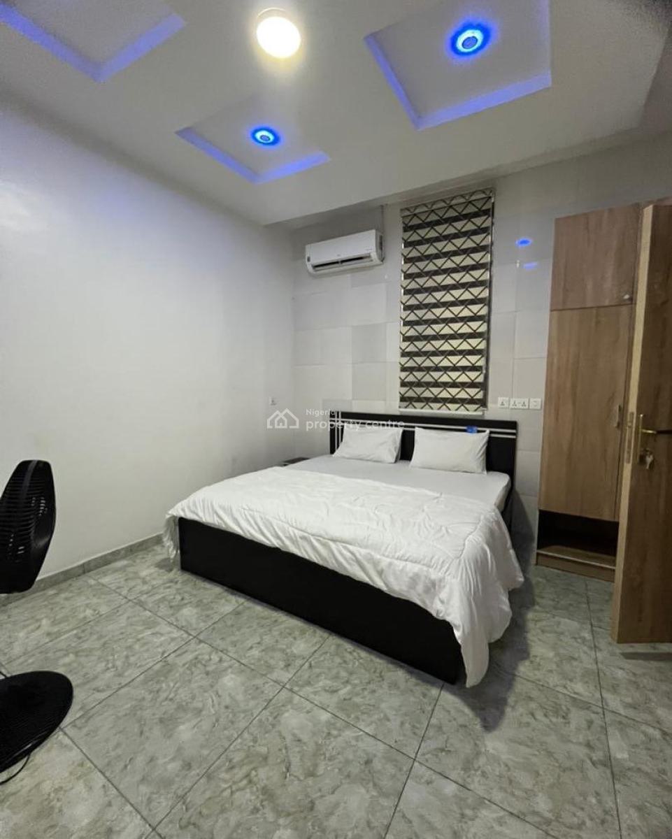 Lovely 2 Bedroom Apartment with Bq, Chevron, Lekki, Lagos, Block of Flats for Sale