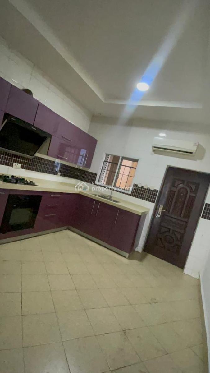 Luxury 3 Bedroom, Off Admiralty Way, Lekki Phase 1, Lekki, Lagos, Flat / Apartment for Rent