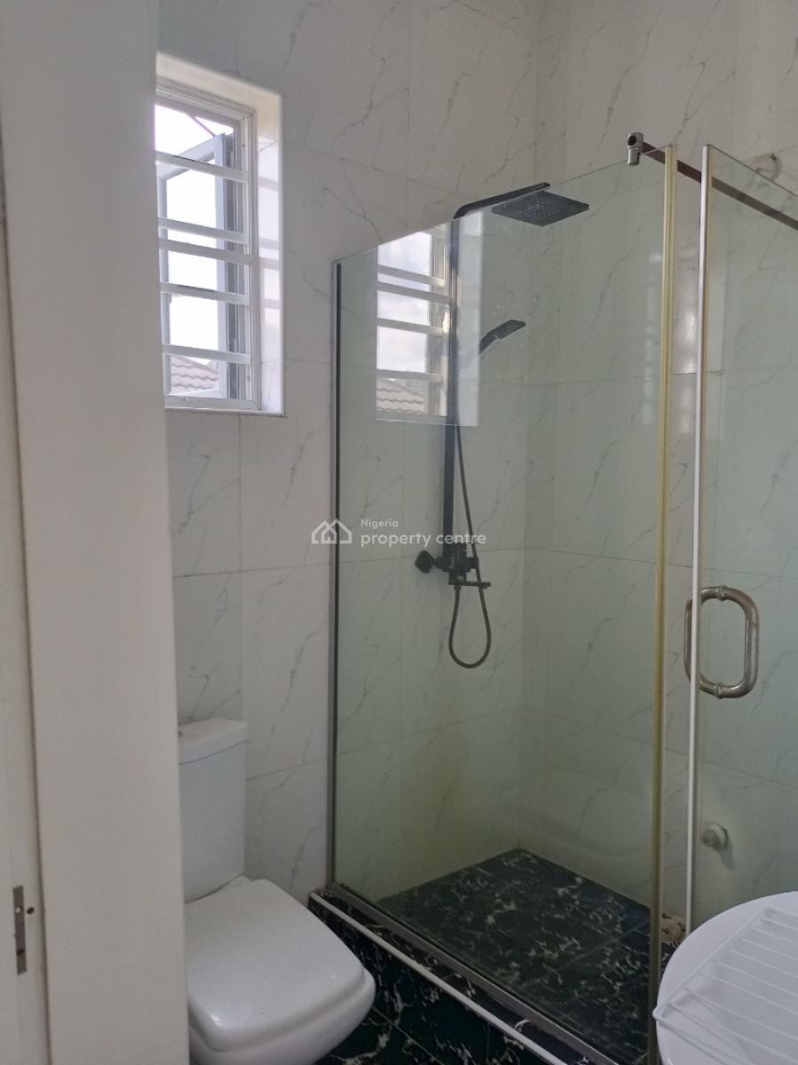 Spacious Luxury Room Upstairs with Shared Kitchen, Ikota Villa Estate, Ikota, Lekki, Lagos, Self Contain (single Rooms) for Rent