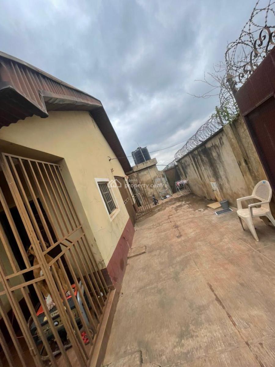 4 Bedroom Bungalow with 2 Bedroom Bq, Elewuro Area Akobo, Ibadan, Oyo, Detached Bungalow for Sale