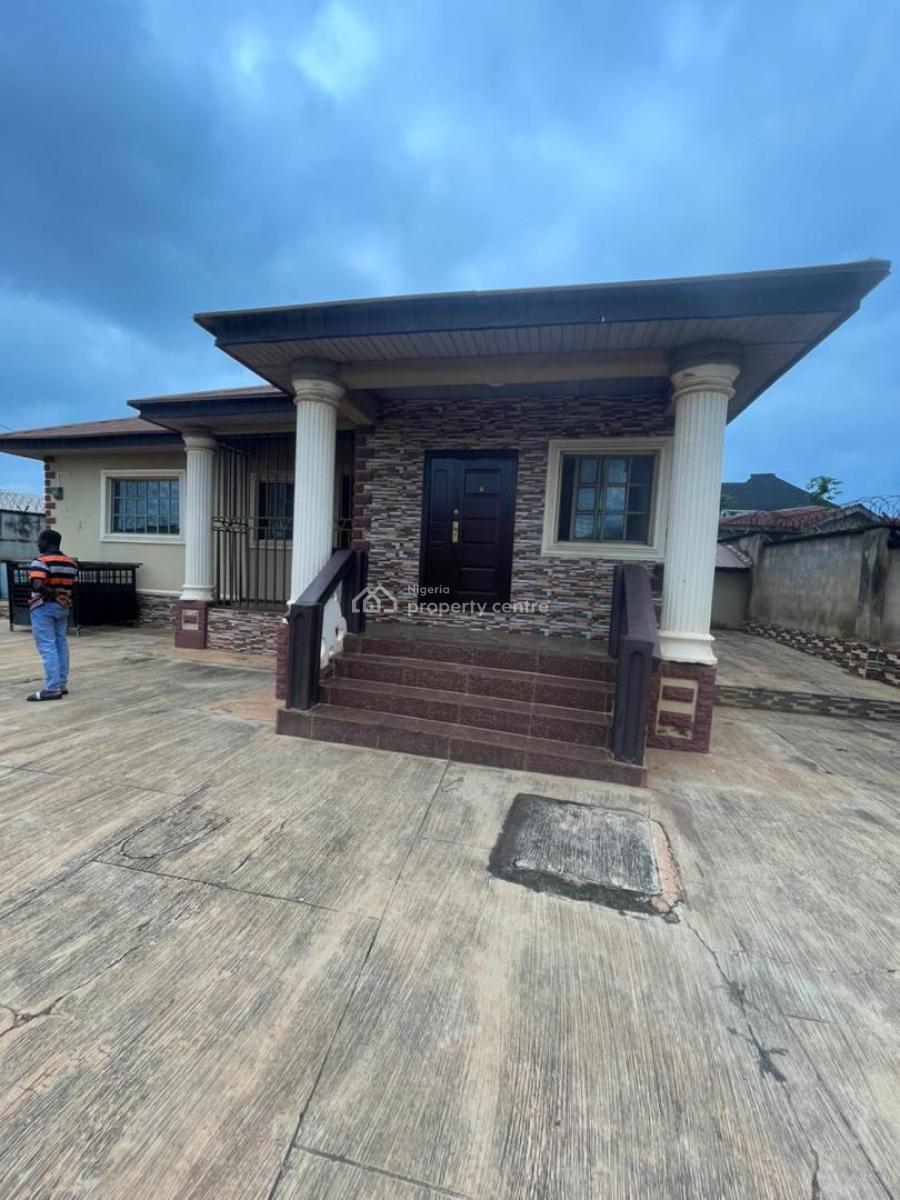 4 Bedroom Bungalow with 2 Bedroom Bq, Elewuro Area Akobo, Ibadan, Oyo, Detached Bungalow for Sale