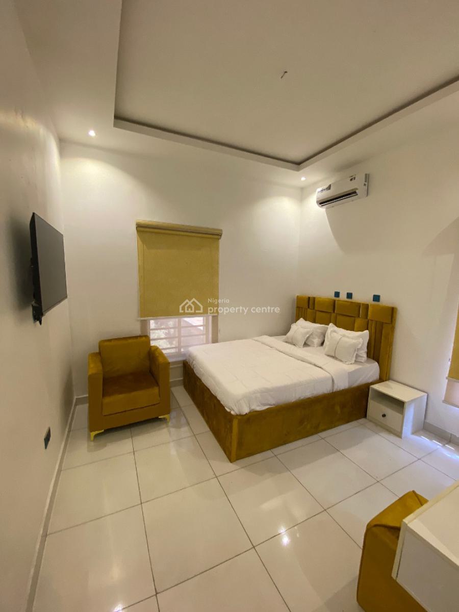 Casmir Exquisite 4 Bedroom Duplex with 2 Parlors (separate), New Haven, Enugu, Enugu, Flat / Apartment Short Let