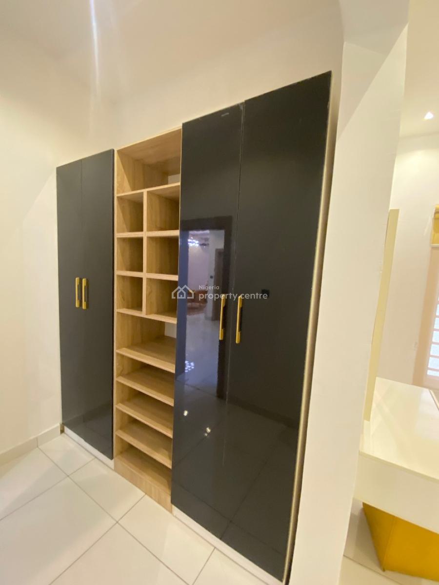 Casmir Exquisite 4 Bedroom Duplex with 2 Parlors (separate), New Haven, Enugu, Enugu, Flat / Apartment Short Let