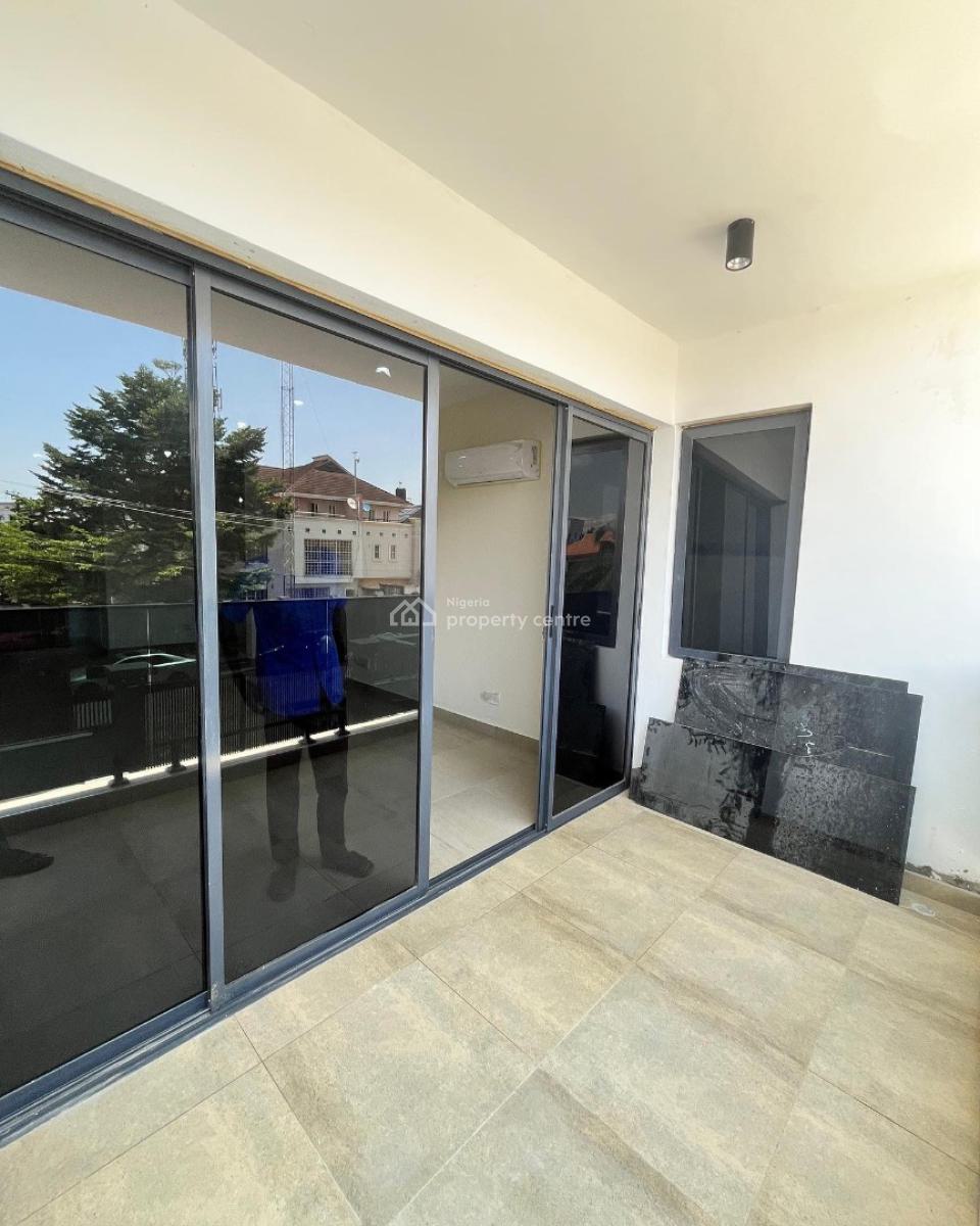 Lovely 2 Bedroom Apartment with Bq, Lekki Phase 1, Lekki, Lagos, Block of Flats for Sale