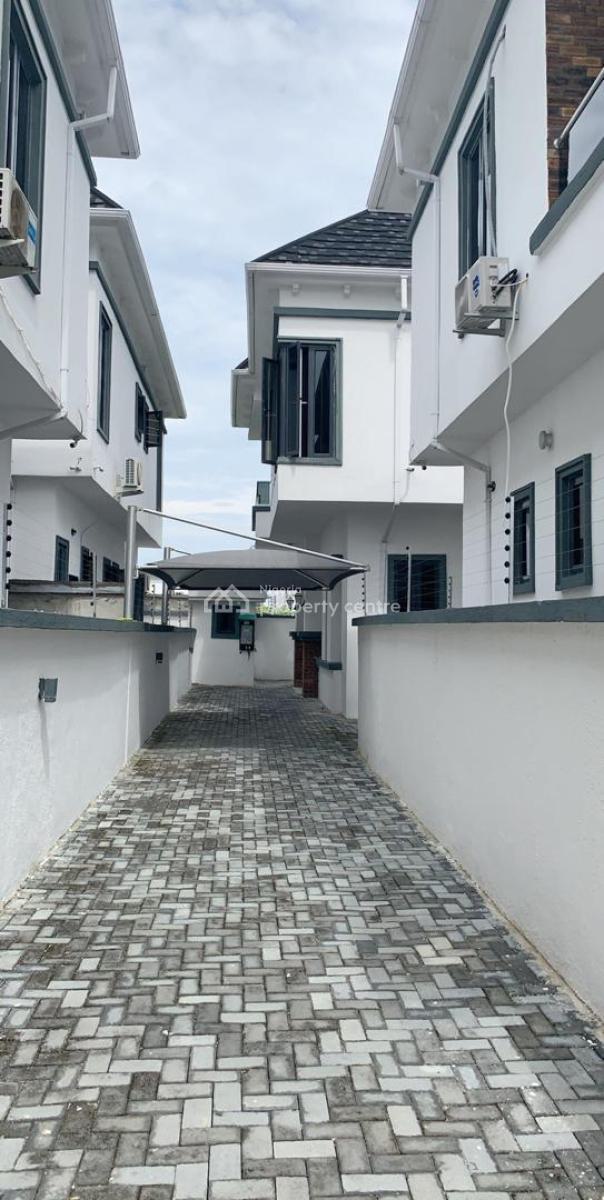 Well Maintained Spacious 5 Bedroom Duplex with Bq, Conservation Area, Chevron, Lekki, Lagos, Detached Duplex for Sale