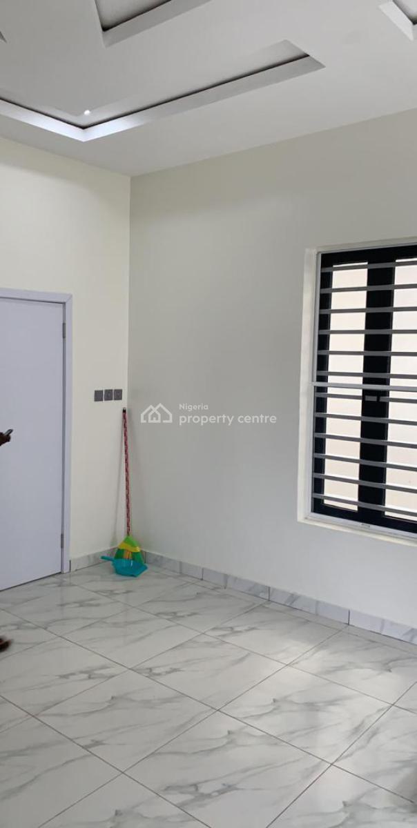 Well Maintained Spacious 5 Bedroom Duplex with Bq, Conservation Area, Chevron, Lekki, Lagos, Detached Duplex for Sale