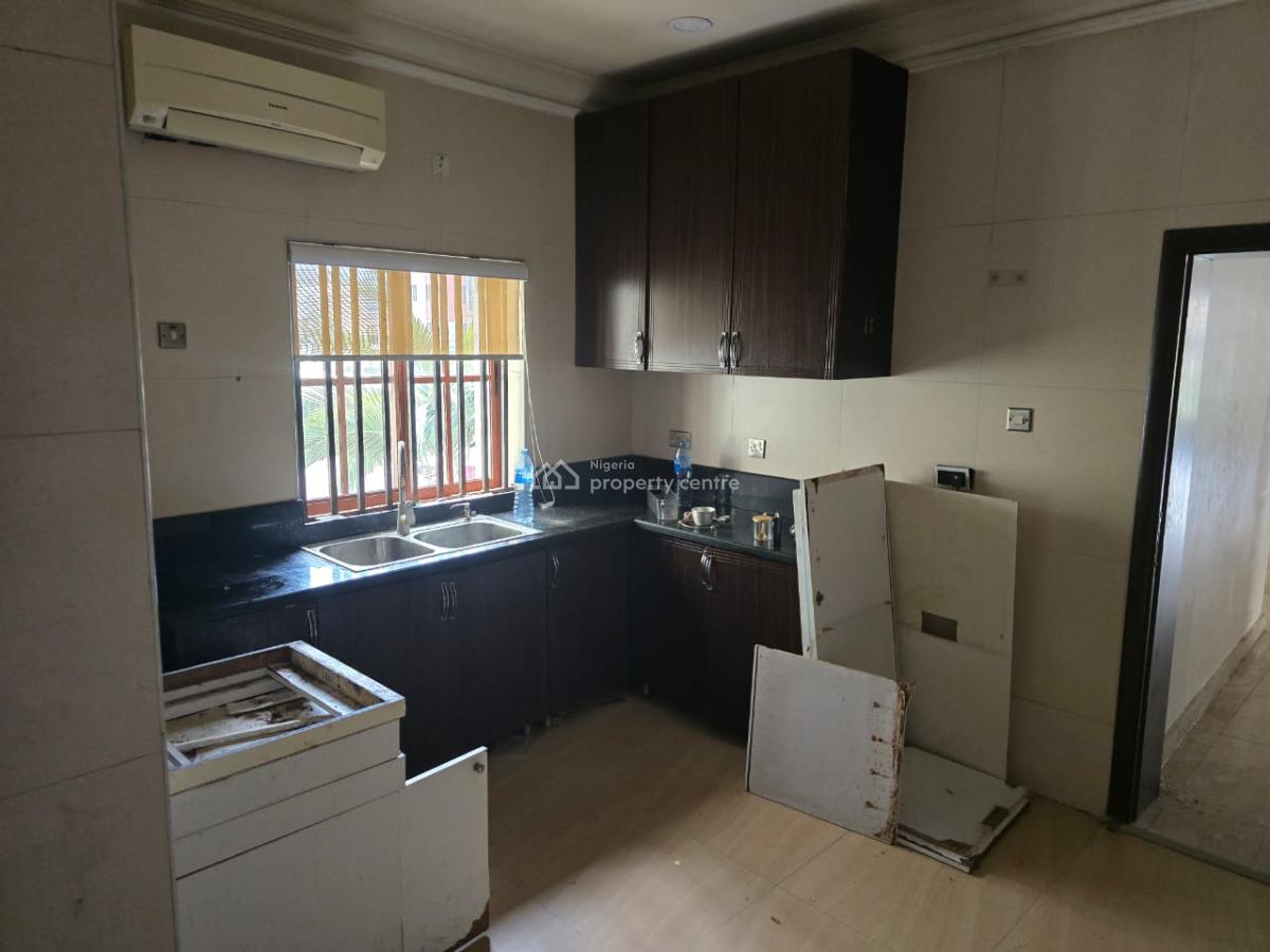 Lovely 3 Bedroom Flat Upstairs with Bq, Mojisola Onikoyi Estate, Banana Island, Ikoyi, Lagos, Flat / Apartment for Rent
