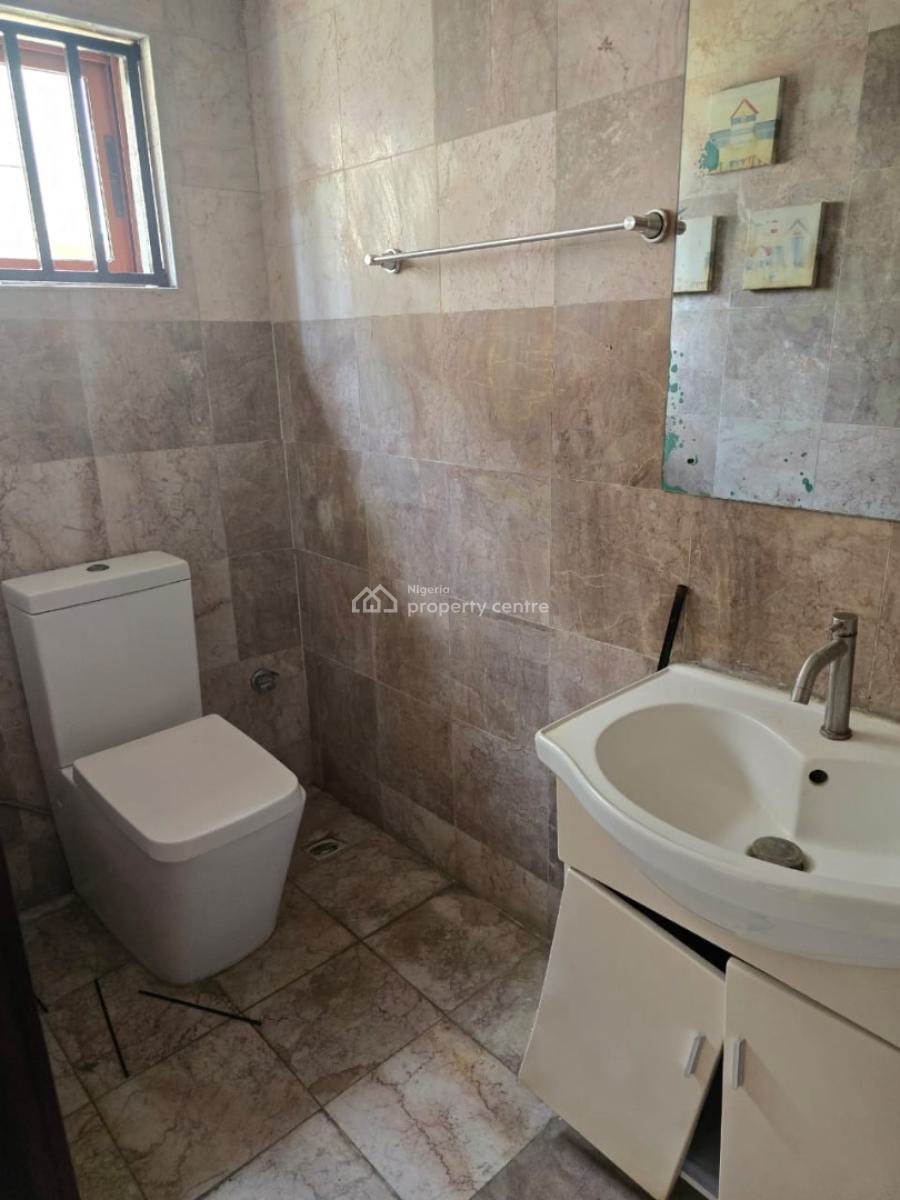 Lovely 3 Bedroom Flat Upstairs with Bq, Mojisola Onikoyi Estate, Banana Island, Ikoyi, Lagos, Flat / Apartment for Rent
