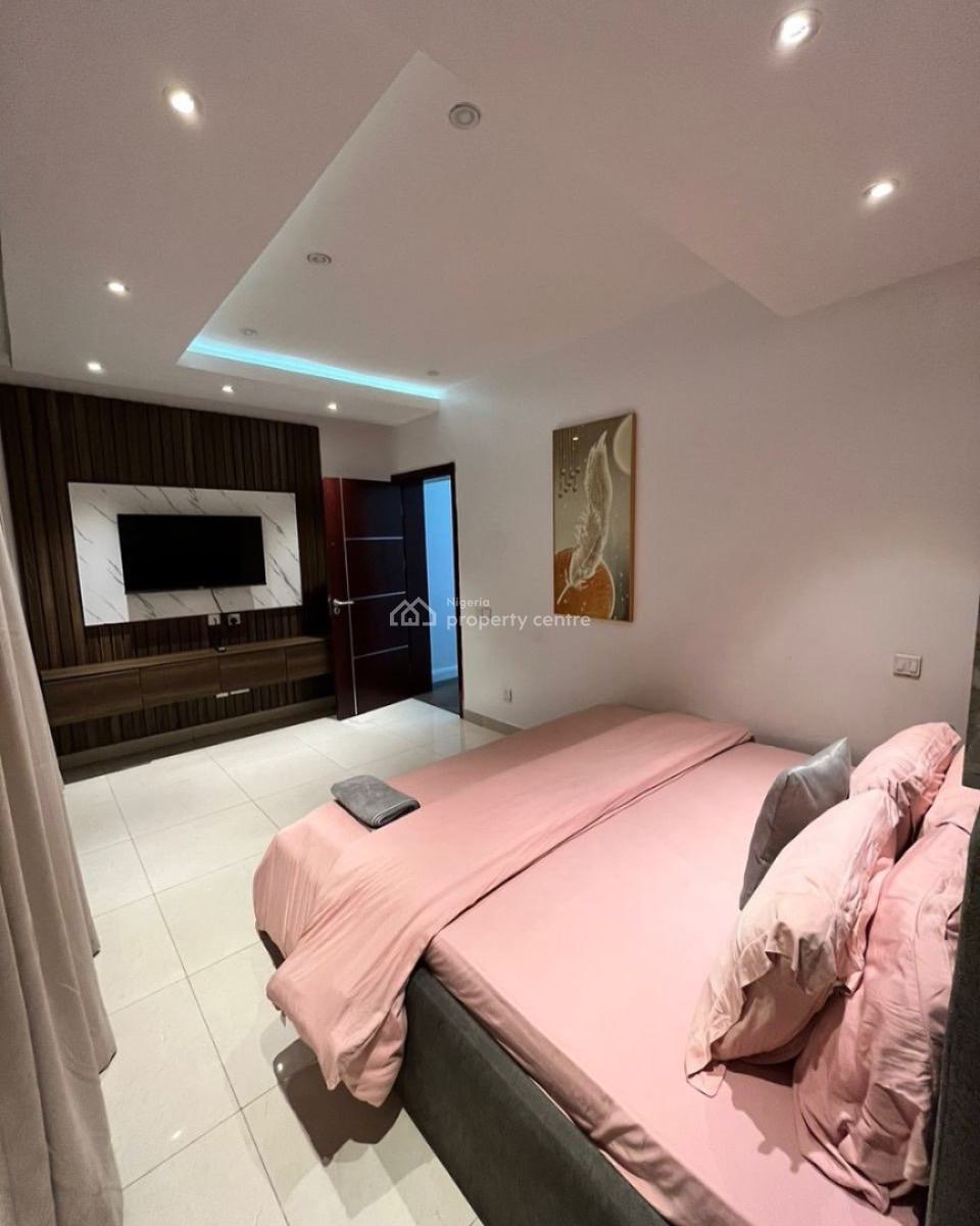 Lovely 2 Bedroom Apartment with Bq, Lekki Phase 1, Lekki Phase 1, Lekki, Lagos, Block of Flats for Sale