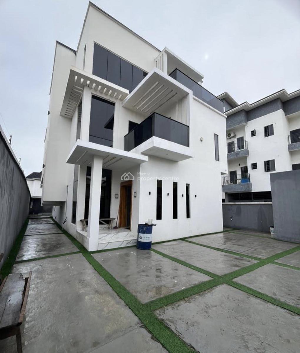 Lovely 2 Bedroom Apartment with Bq, Lekki Phase 1, Lekki Phase 1, Lekki, Lagos, Block of Flats for Sale