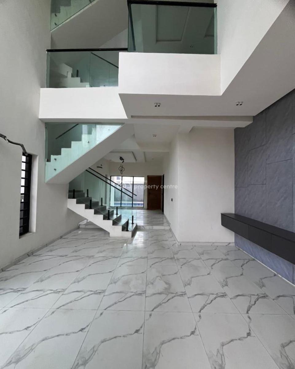 Lovely 2 Bedroom Apartment with Bq, Lekki Phase 1, Lekki Phase 1, Lekki, Lagos, Block of Flats for Sale