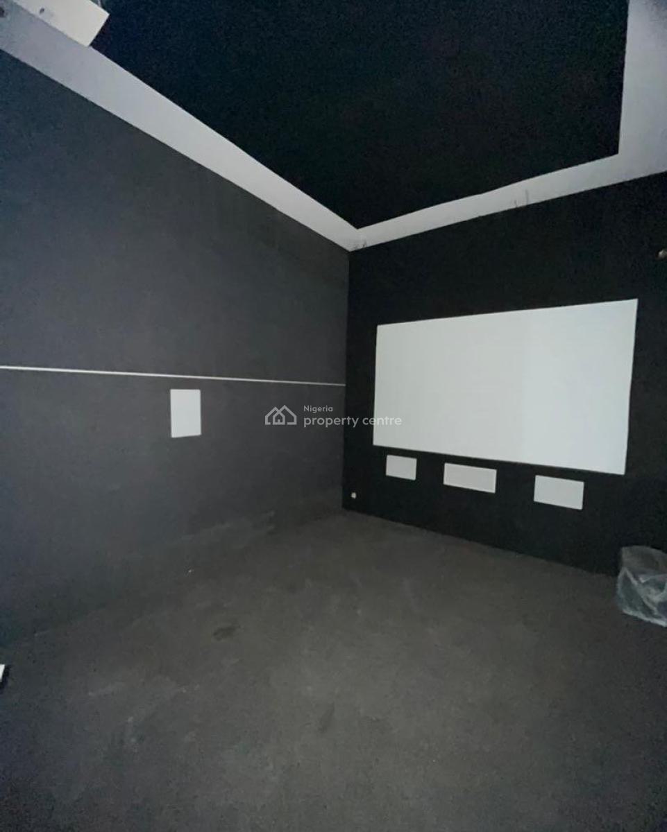 Lovely 2 Bedroom Apartment with Bq, Lekki Phase 1, Lekki Phase 1, Lekki, Lagos, Block of Flats for Sale