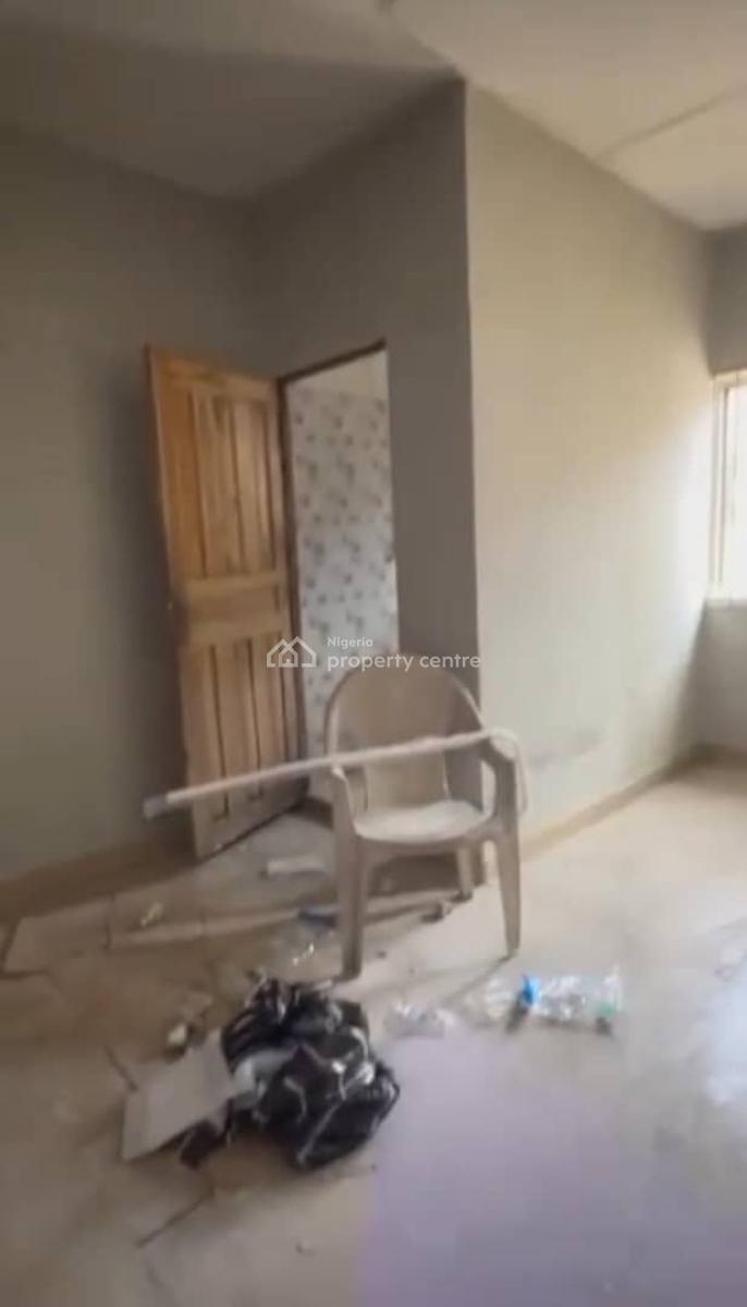 Lovely 3 Bedroom Flat, Soluyi, Gbagada, Lagos, Flat / Apartment for Rent