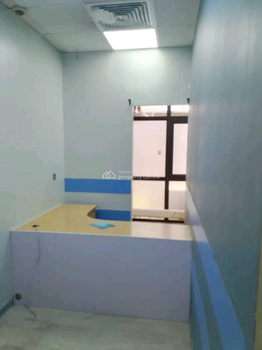 401sqm Built-in Air Conditioning System, Elevator in The Block, Victoria Island (vi), Lagos, Office Space for Rent