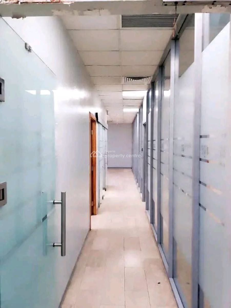 401sqm Built-in Air Conditioning System, Elevator in The Block, Victoria Island (vi), Lagos, Office Space for Rent