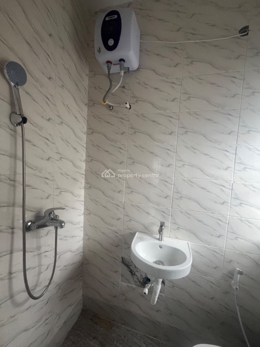 2 Bedroom Flat, New Town Estate, Ogombo, Ajah, Lagos, Flat / Apartment for Rent