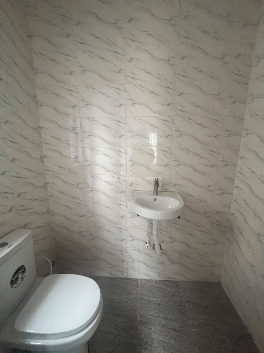 2 Bedroom Flat, New Town Estate, Ogombo, Ajah, Lagos, Flat / Apartment for Rent