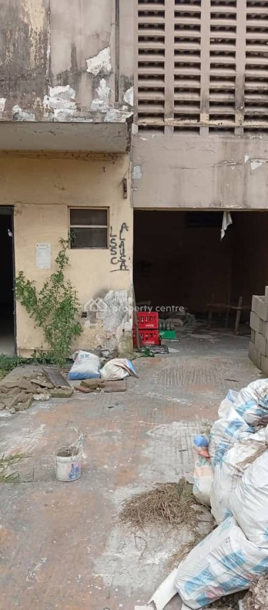 Dilapidated 3 Bedroom Duplex with 2 Bq Rooms, Surulere, Lagos, Detached Duplex for Sale