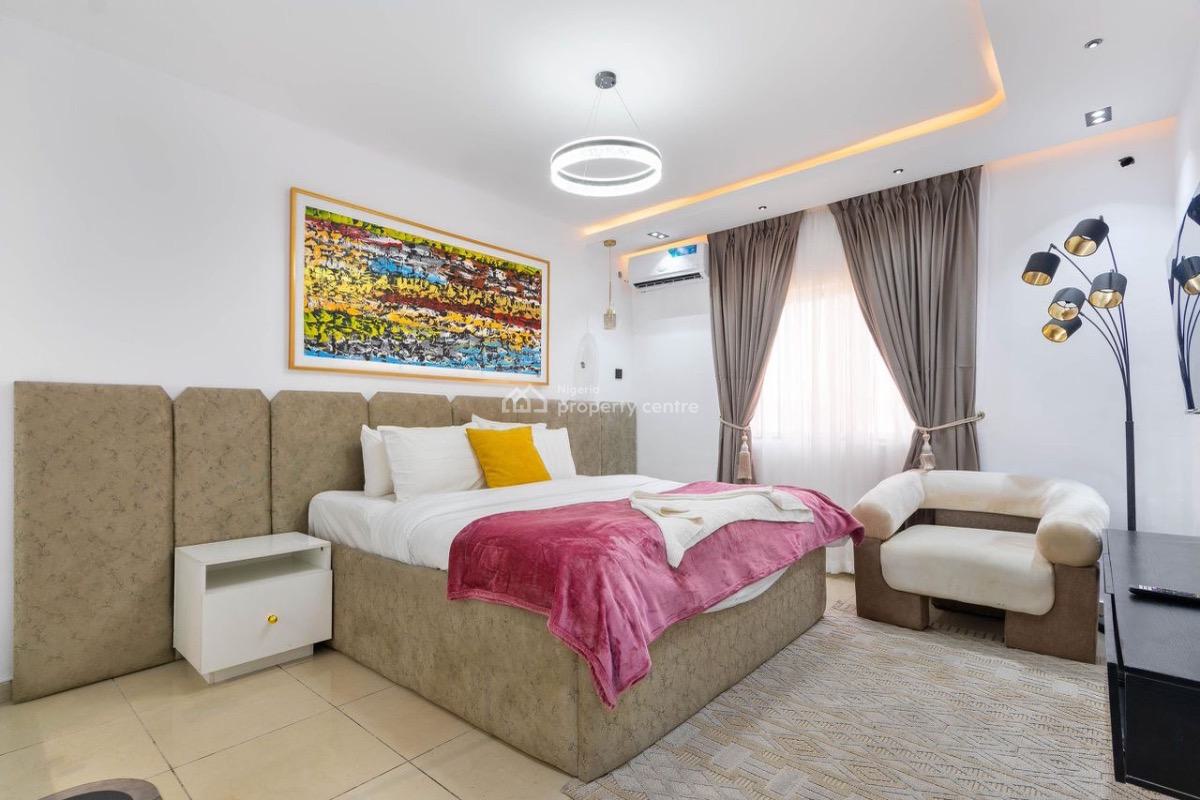 Lux Two Bed Apartment with Pool and Bathtub, 5 Street Estate, Osapa, Lekki, Lagos, Flat / Apartment Short Let