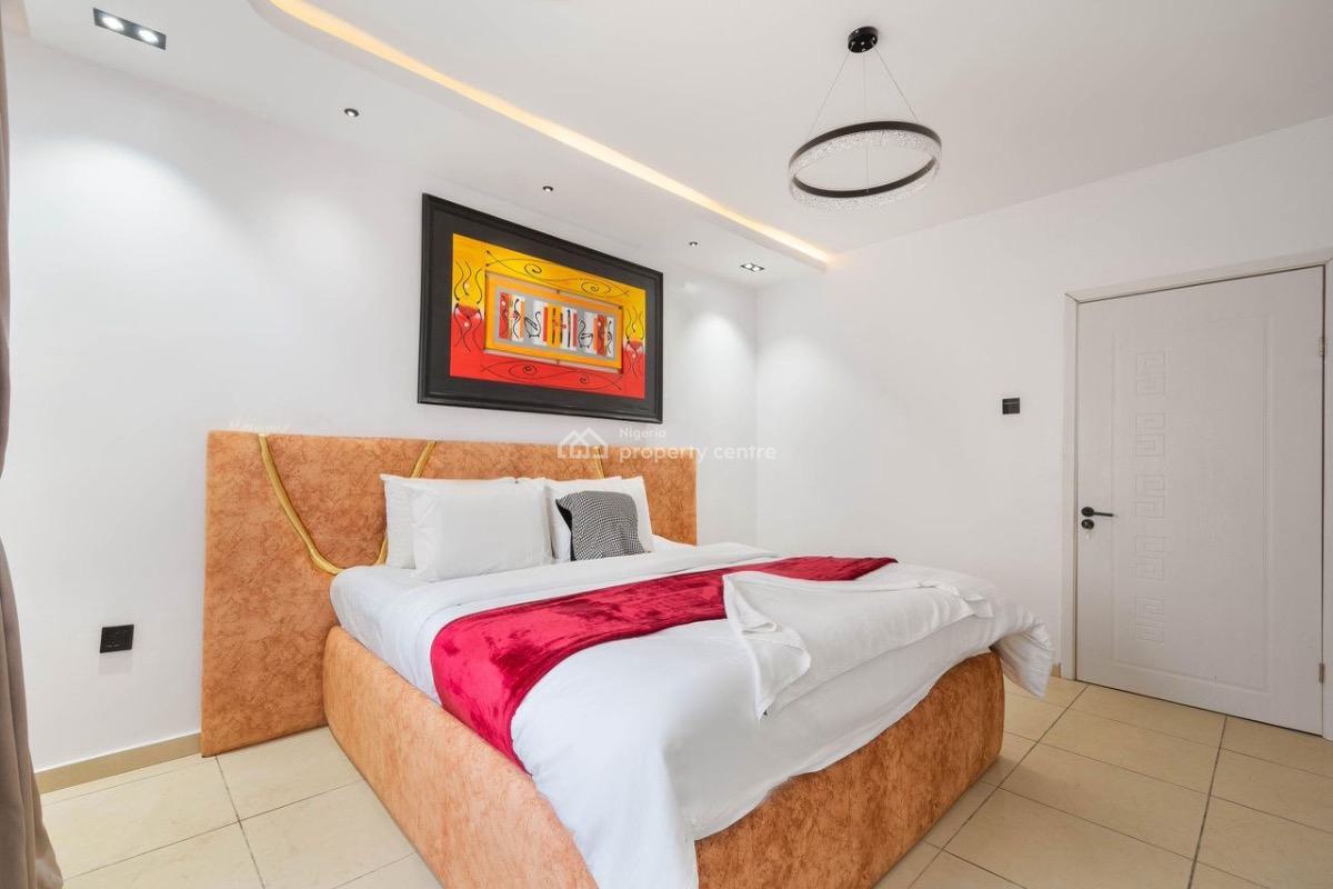 Lux Two Bed Apartment with Pool and Bathtub, 5 Street Estate, Osapa, Lekki, Lagos, Flat / Apartment Short Let