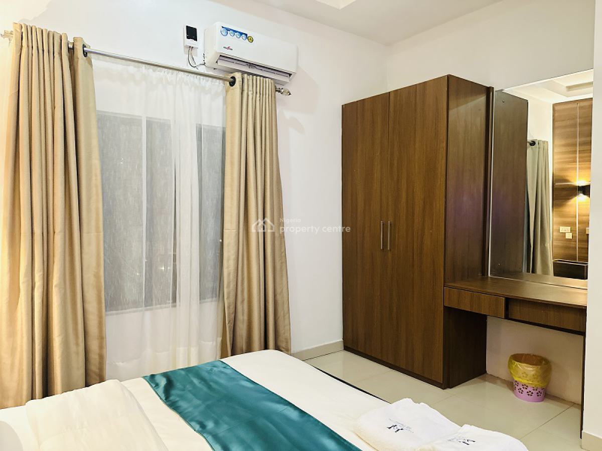 Nicely Furnished 1 Bedroom Apartment, Lekki Phase 1, Lekki, Lagos, Flat / Apartment Short Let