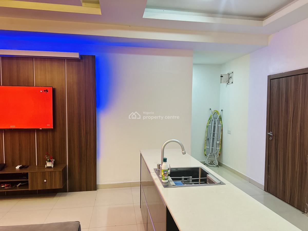 Nicely Furnished 1 Bedroom Apartment, Lekki Phase 1, Lekki, Lagos, Flat / Apartment Short Let