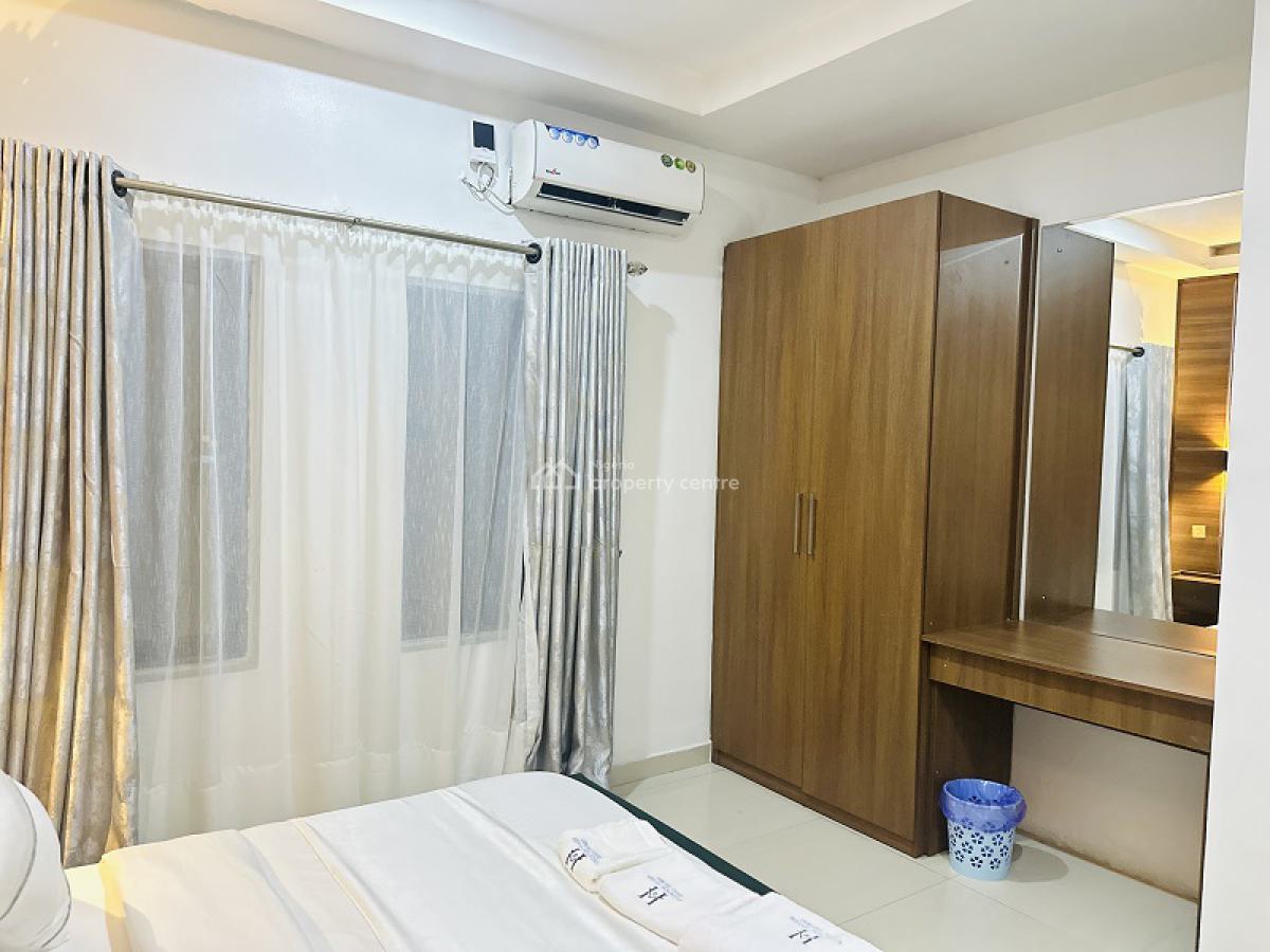 Nicely Furnished 1 Bedroom Apartment, Lekki Phase 1, Lekki, Lagos, Flat / Apartment Short Let