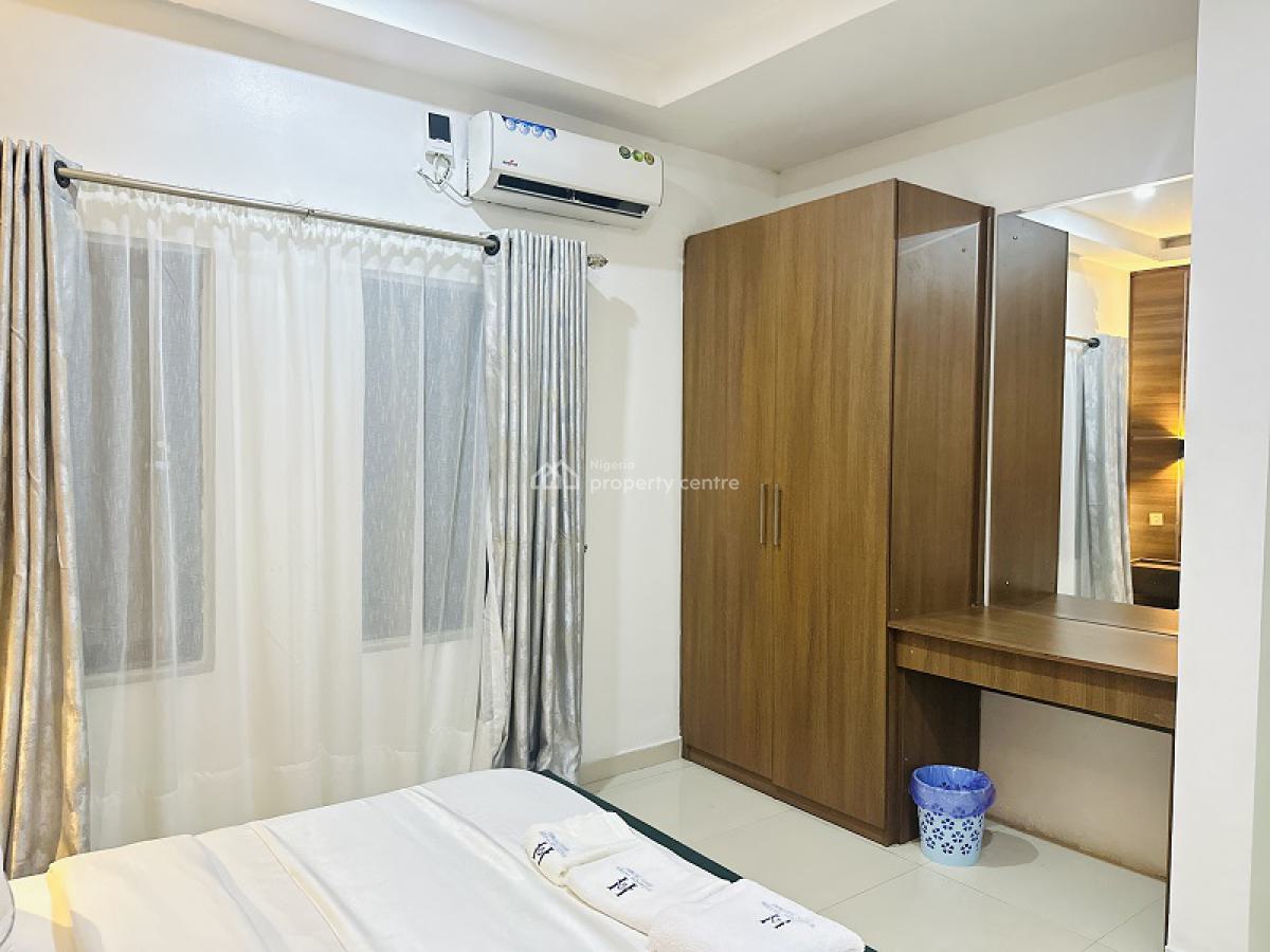 Nicely Furnished 1 Bedroom Apartment, Lekki Phase 1, Lekki, Lagos, Flat / Apartment Short Let