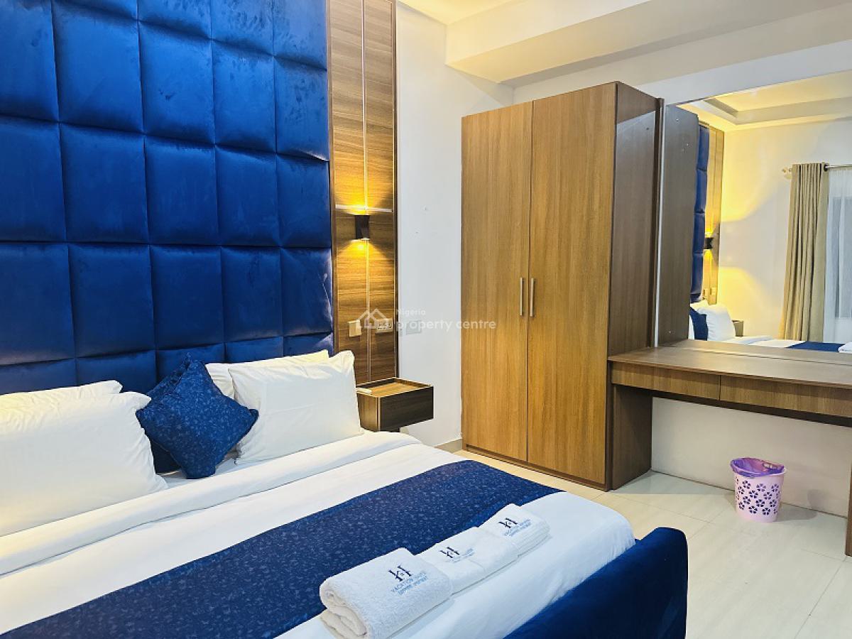 Nicely Furnished 1 Bedroom Apartment, Lekki Phase 1, Lekki, Lagos, Flat / Apartment Short Let