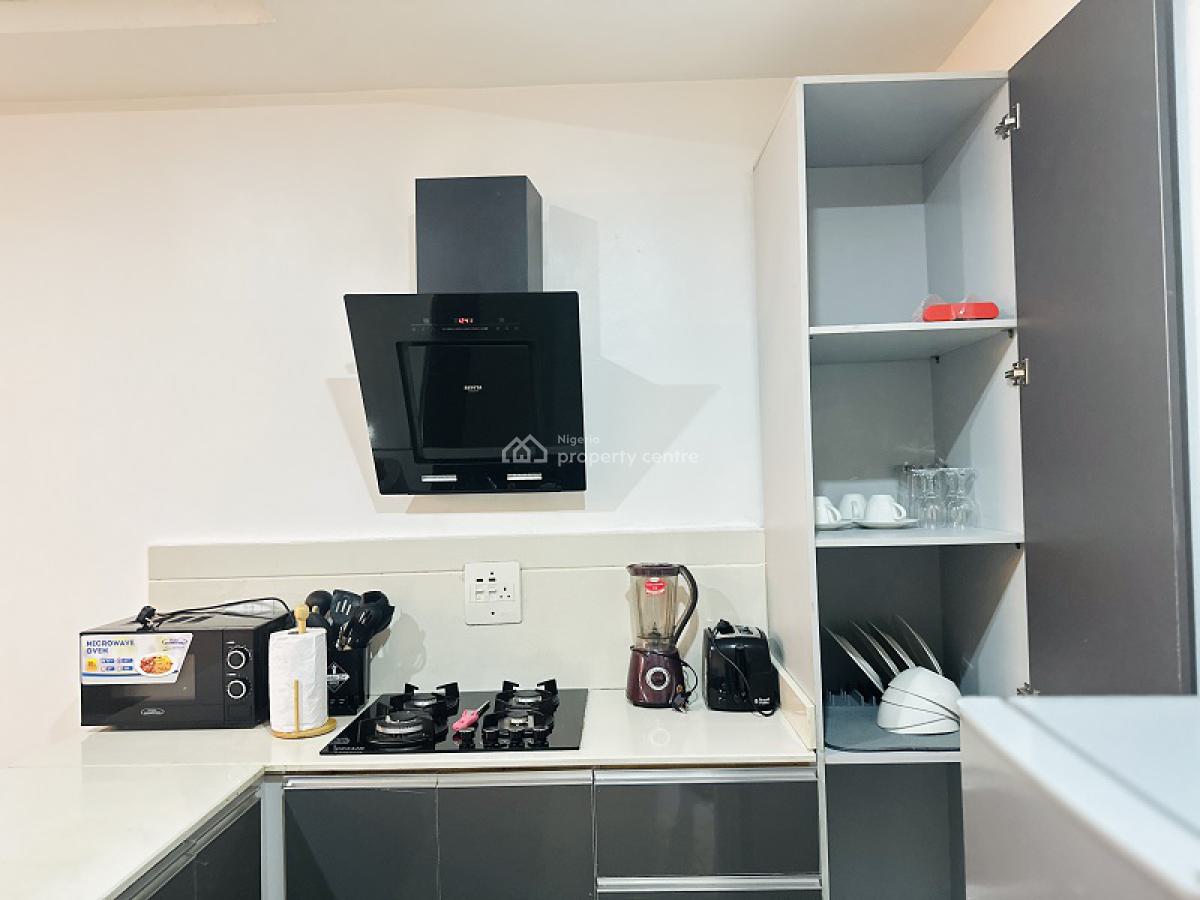 Nicely Furnished 1 Bedroom Apartment, Lekki Phase 1, Lekki, Lagos, Flat / Apartment Short Let