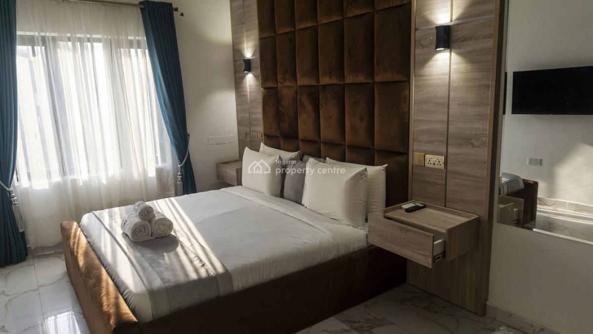 Nicely Furnished 2 Bedroom Apartment, Lekki Phase 1, Lekki, Lagos, Flat / Apartment Short Let
