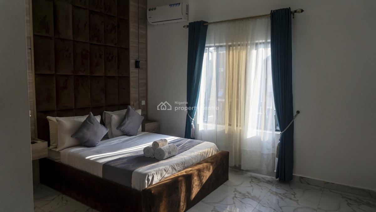 Nicely Furnished 2 Bedroom Apartment, Lekki Phase 1, Lekki, Lagos, Flat / Apartment Short Let