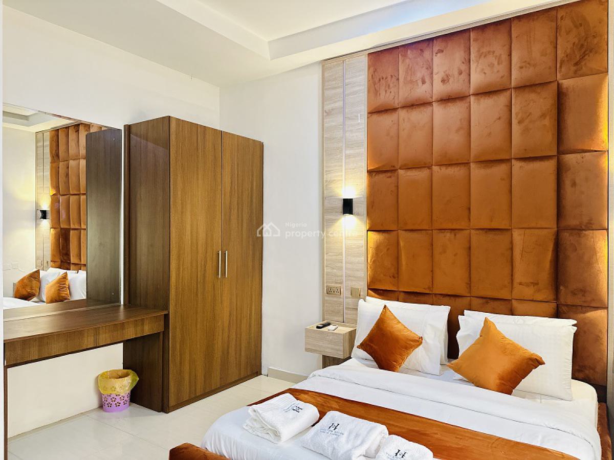 Nicely Furnished 2 Bedroom Apartment, Lekki Phase 1, Lekki, Lagos, Flat / Apartment Short Let