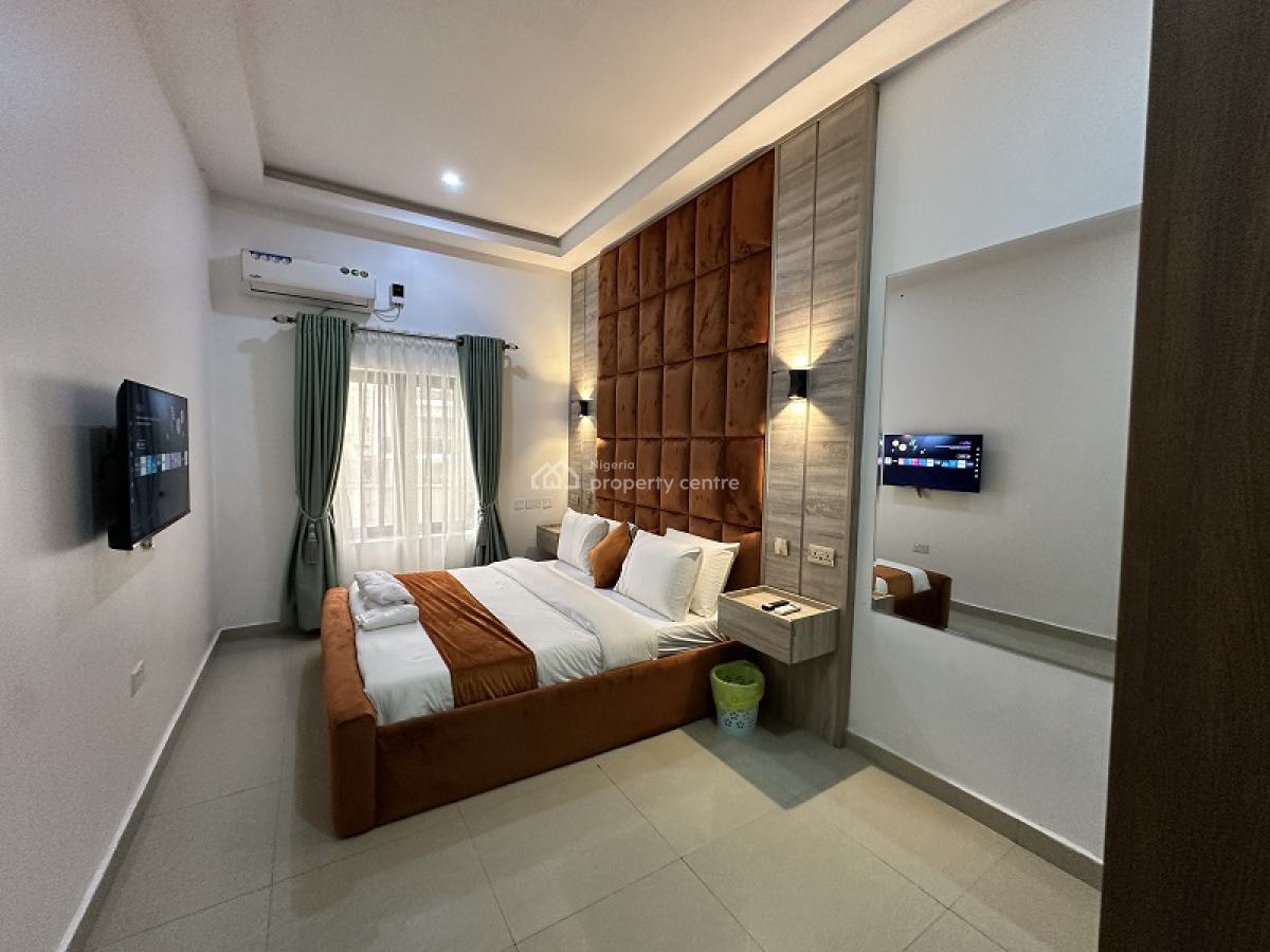 Nicely Furnished 2 Bedroom Apartment, Lekki Phase 1, Lekki, Lagos, Flat / Apartment Short Let