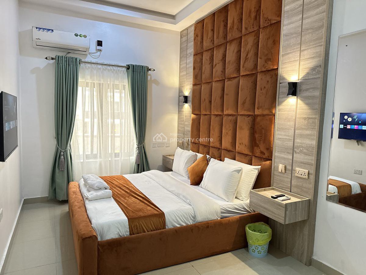 Nicely Furnished 2 Bedroom Apartment, Lekki Phase 1, Lekki, Lagos, Flat / Apartment Short Let