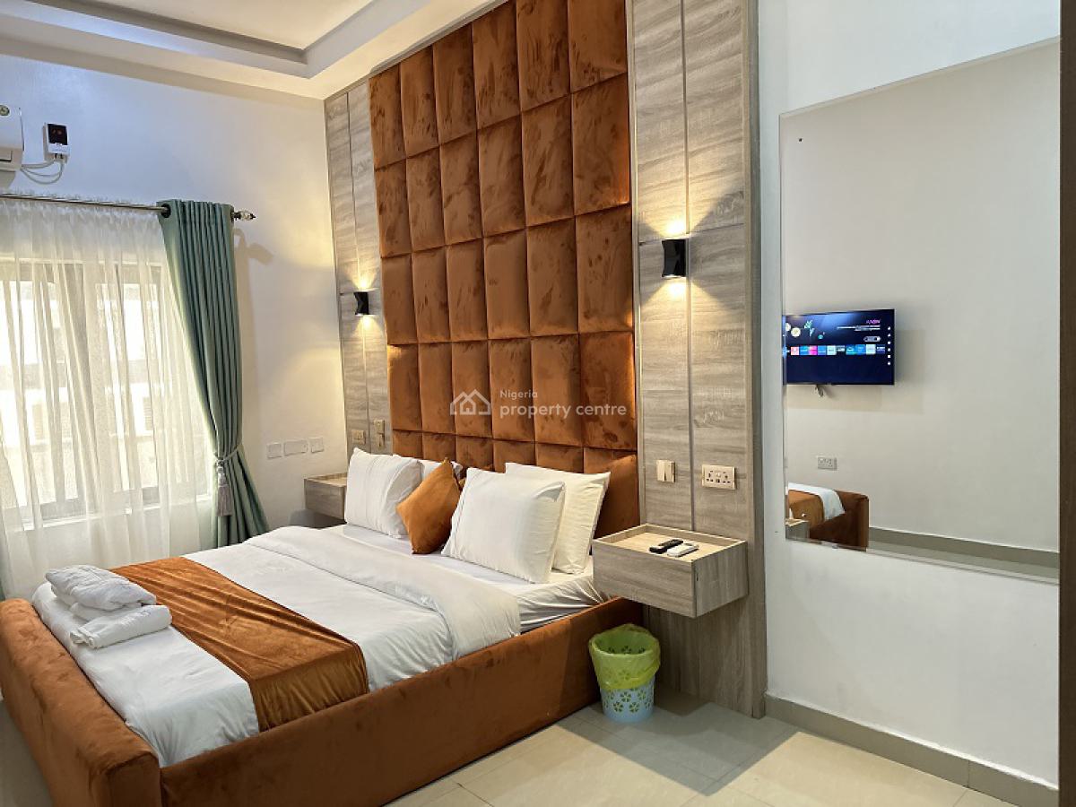 Nicely Furnished 2 Bedroom Apartment, Lekki Phase 1, Lekki, Lagos, Flat / Apartment Short Let