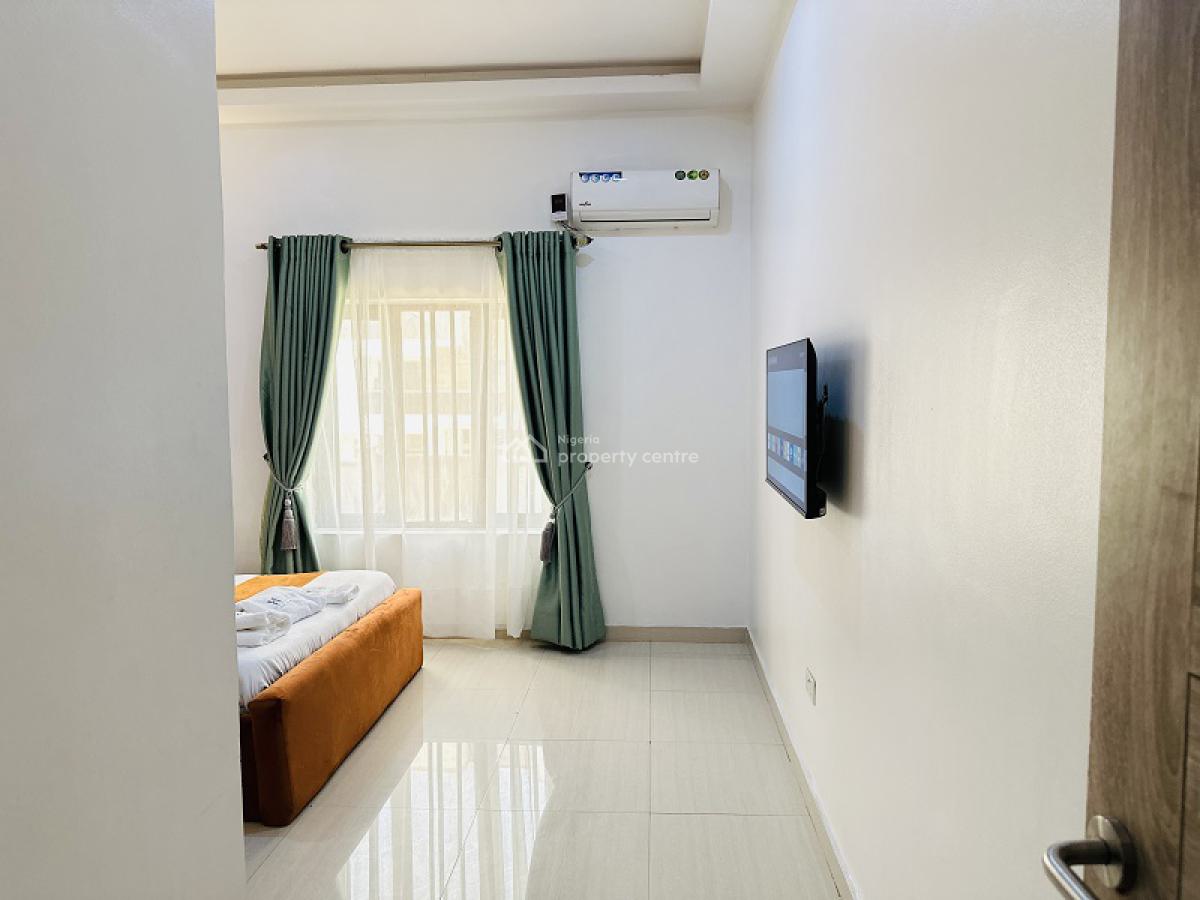 Nicely Furnished 2 Bedroom Apartment, Lekki Phase 1, Lekki, Lagos, Flat / Apartment Short Let