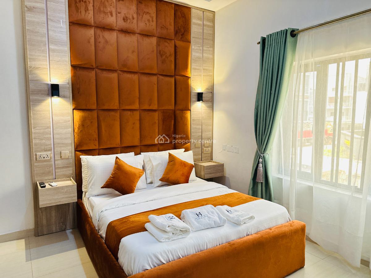 Nicely Furnished 2 Bedroom Apartment, Lekki Phase 1, Lekki, Lagos, Flat / Apartment Short Let