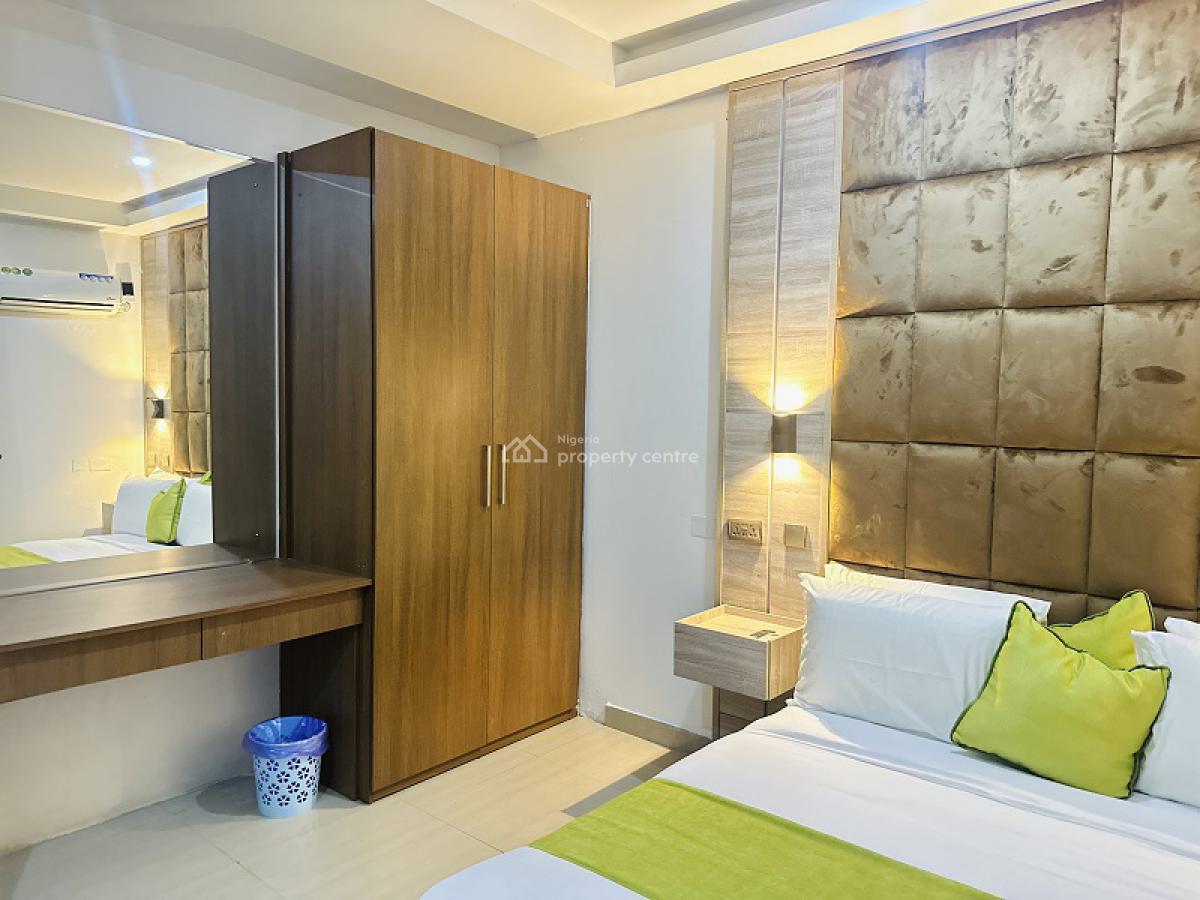 Nicely Furnished 2 Bedroom Apartment, Lekki Phase 1, Lekki, Lagos, Flat / Apartment Short Let