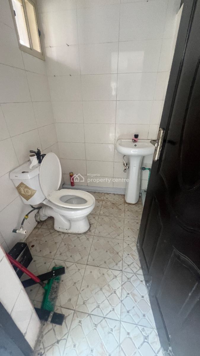 Shop Space Ground Floor, Off Admiralty Way, Lekki Phase 1, Lekki, Lagos, Shop for Rent