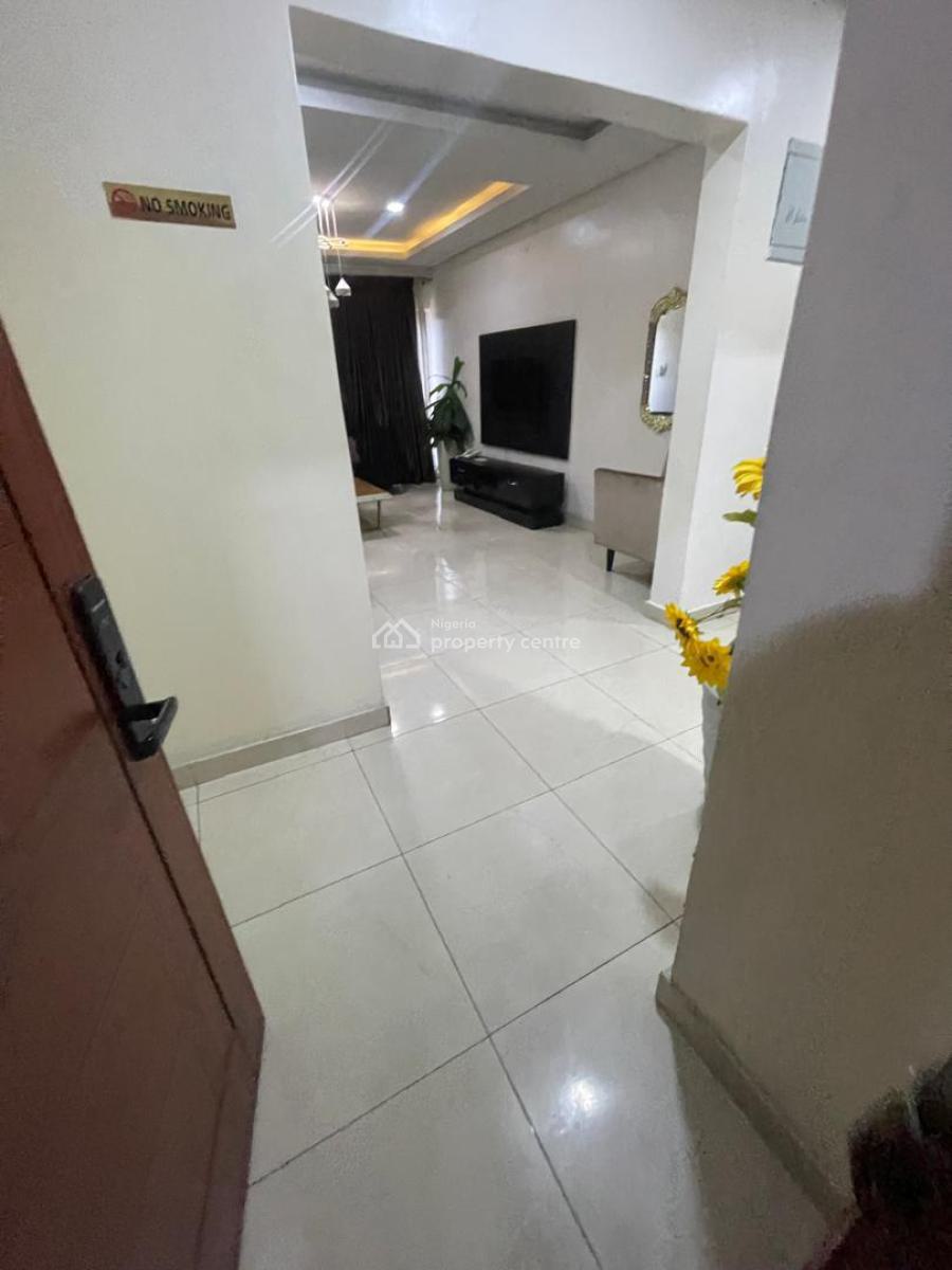 Fully Furnished 2 Bedroom Apartment with a Swimming Pool, Lekki Phase 1, Lekki, Lagos, Flat / Apartment for Rent
