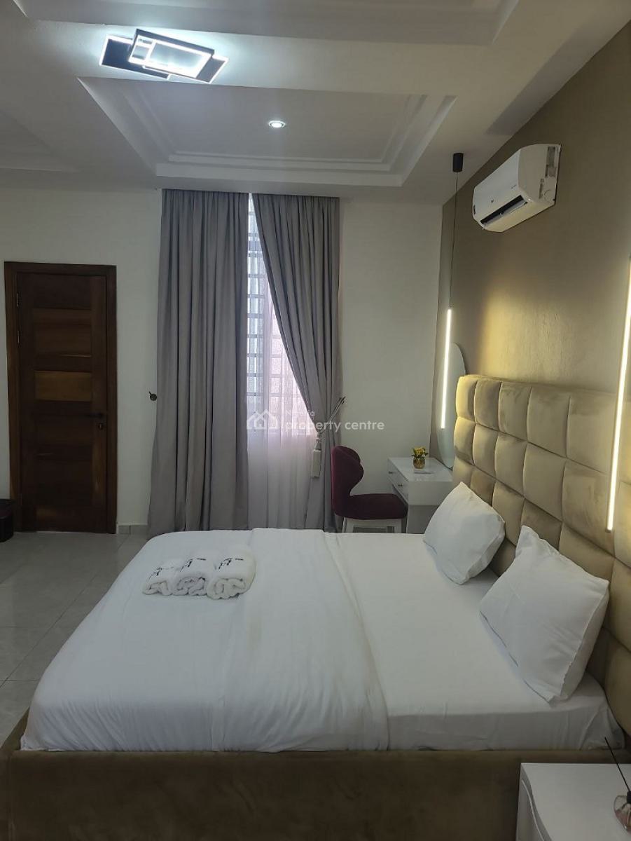 Nicely Furnished 4 Bedroom Apartment, Ikate Elegushi, Lekki, Lagos, Flat / Apartment Short Let