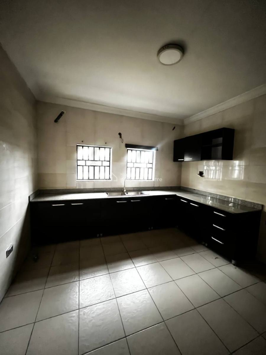 a 4 Bedroom Detached House with a Bq (self Serviced), Lekki Phase 1, Lekki, Lagos, Detached Duplex for Rent