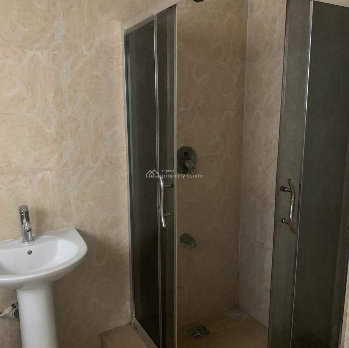 Self-serviced 4 Bedroom Flat with Bq, Ikota, Lekki, Lagos, Flat / Apartment for Rent