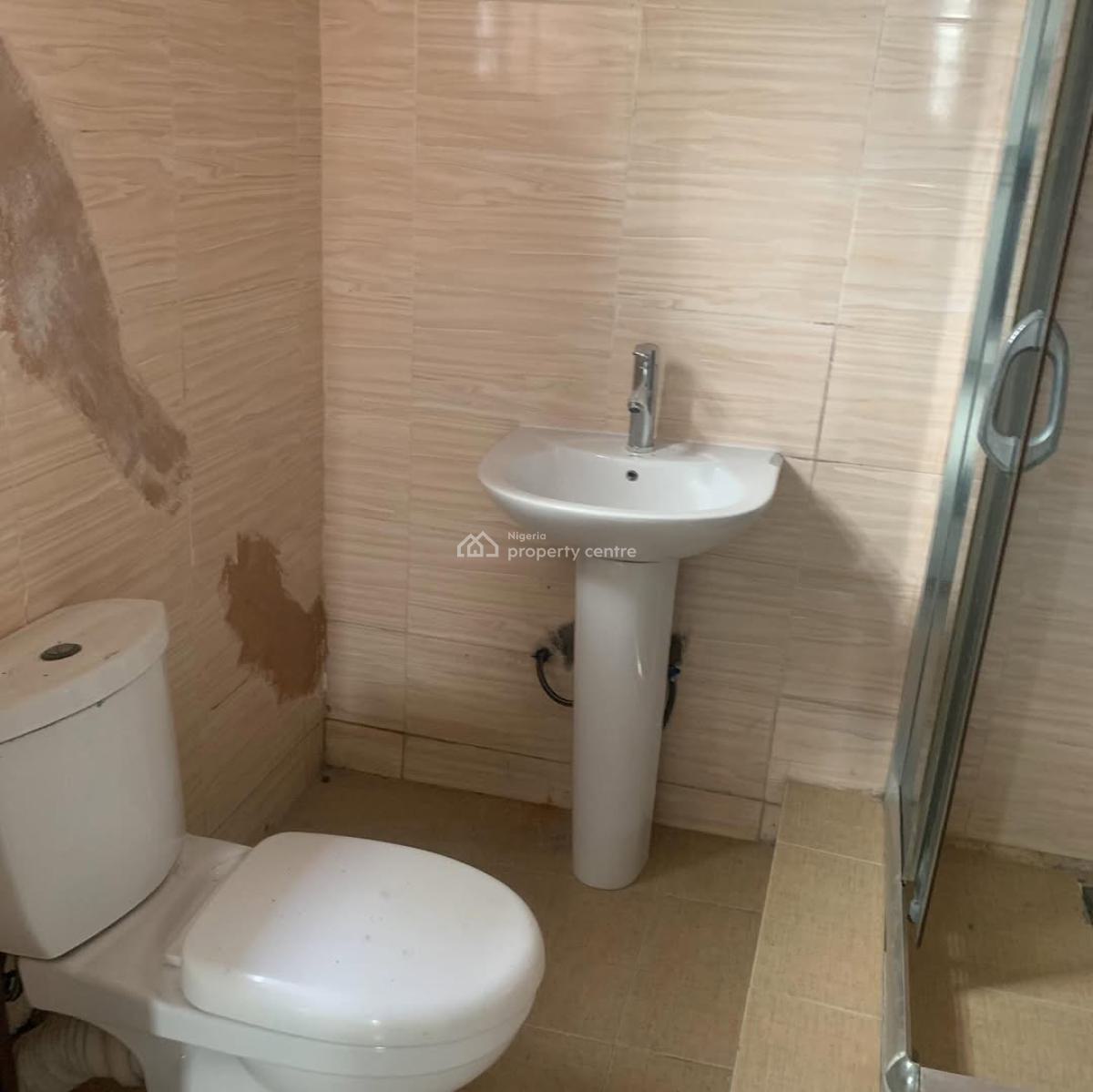 Self-serviced 4 Bedroom Flat with Bq, Ikota, Lekki, Lagos, Flat / Apartment for Rent
