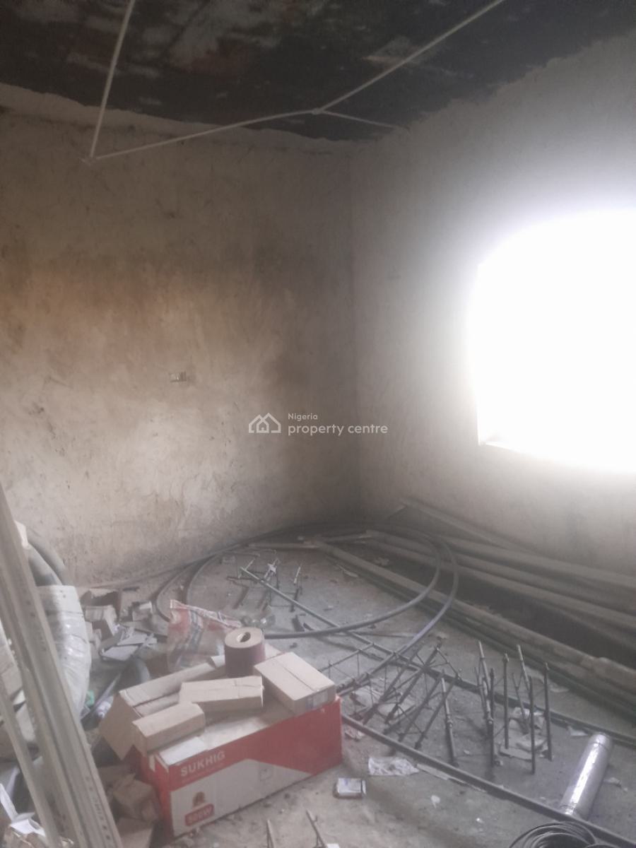 Distress 5 Bedrooms Duplex, Karasana, Gwarinpa, Abuja, Detached Duplex for Sale