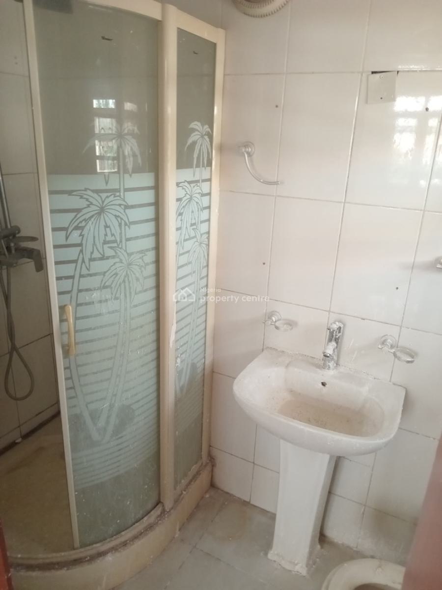 Beautiful 3 Bedrooms Spacious and Serviced Apartment, Serene Vicinity, Zone 6, Wuse, Abuja, Flat / Apartment for Rent