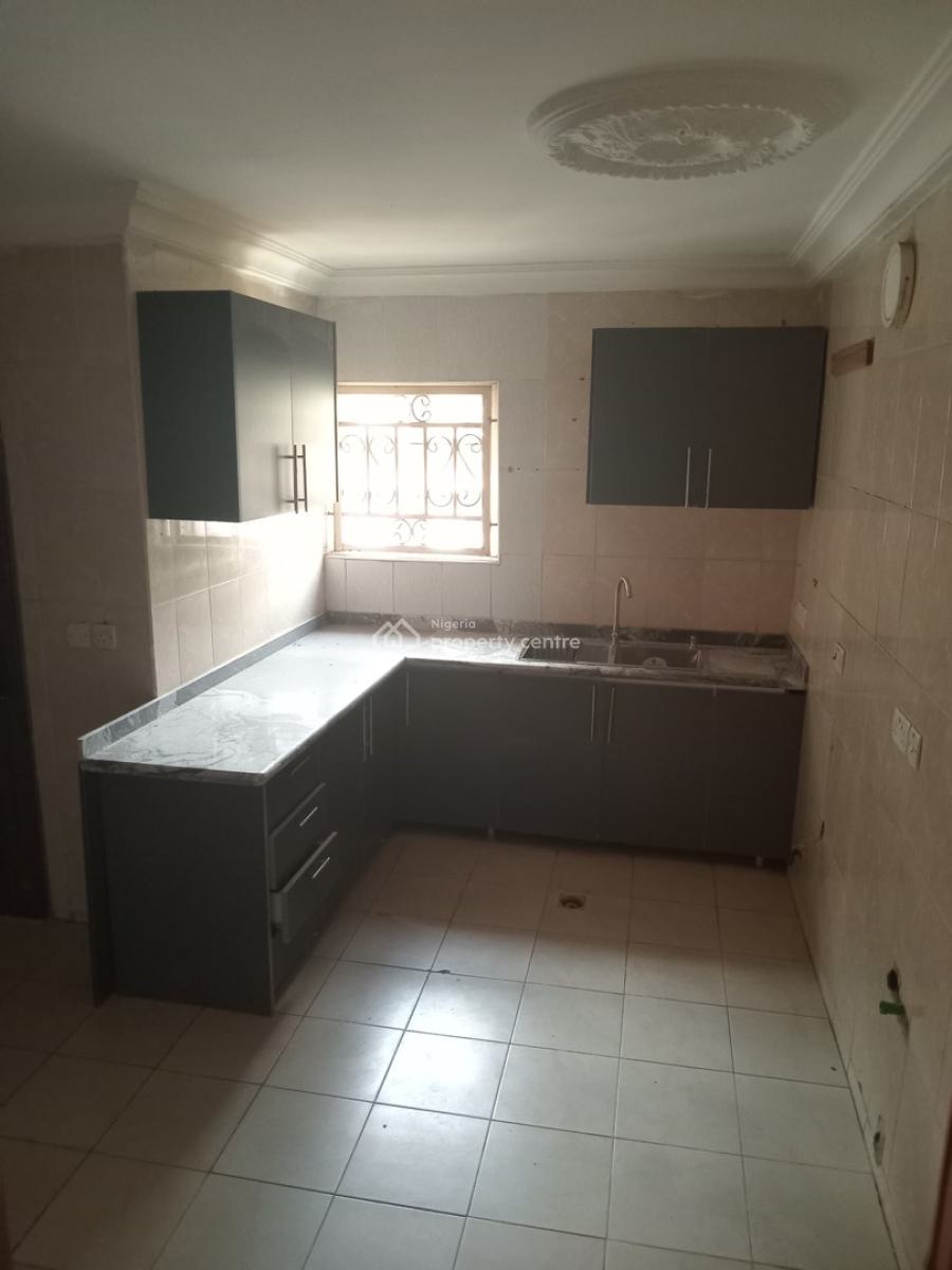 Beautiful 3 Bedrooms Spacious and Serviced Apartment, Serene Vicinity, Zone 6, Wuse, Abuja, Flat / Apartment for Rent
