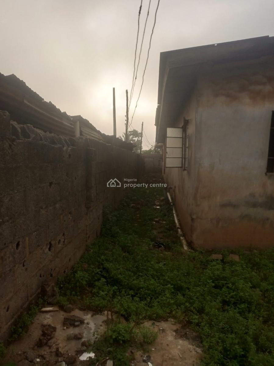 680sqm Corner Piece Full Plot, Benson Bus Stop, Ikorodu, Lagos, Mixed-use Land for Sale