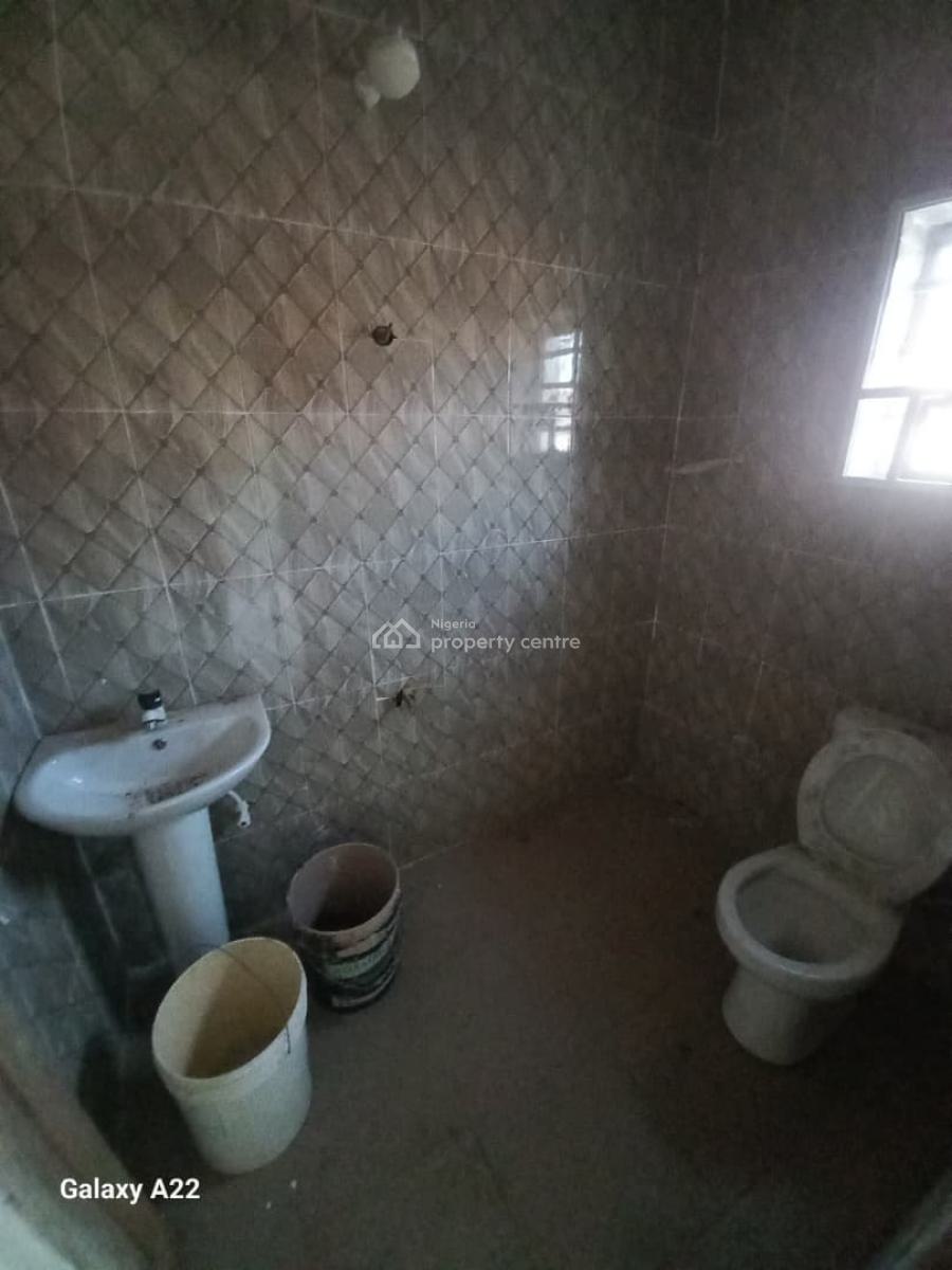 Newly Built 3 Bedroom Flat with Modern Facilities, Adetokun, Ologuneru, Eleyele Road, Ibadan, Oyo, Flat / Apartment for Rent